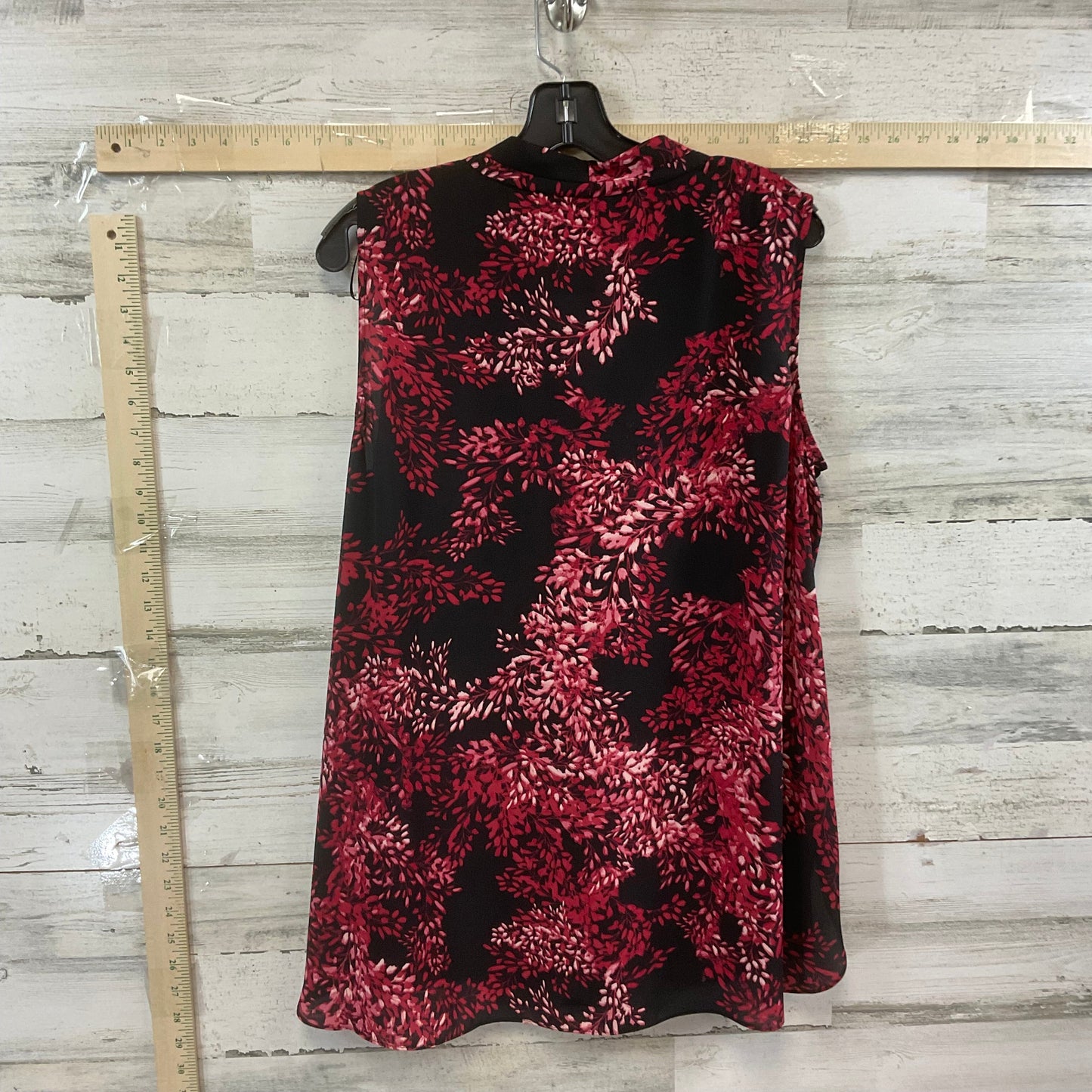 Black & Red Top Sleeveless Vince Camuto, Size 1x