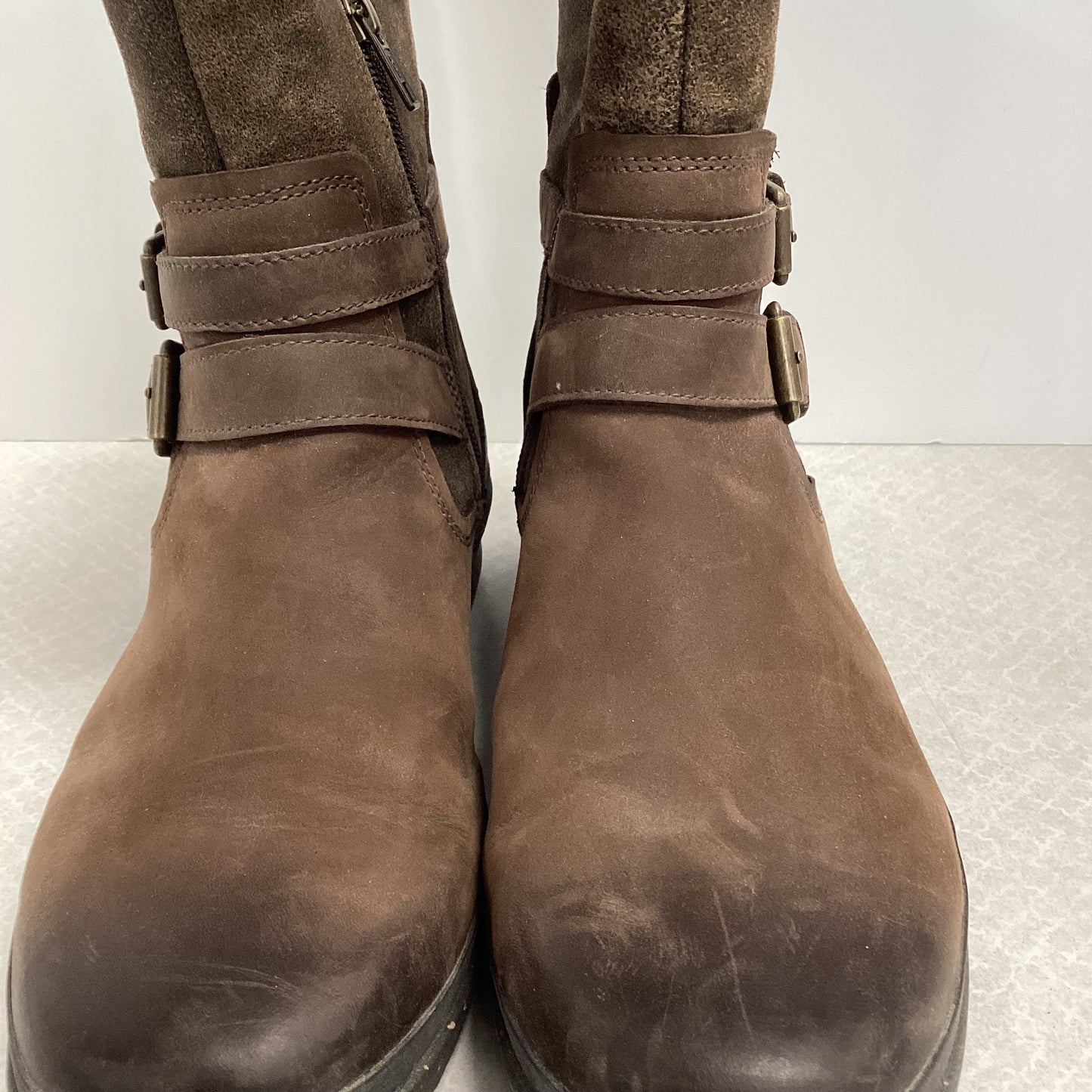 Boots Ankle Flats By Ugg In Brown, Size: 10