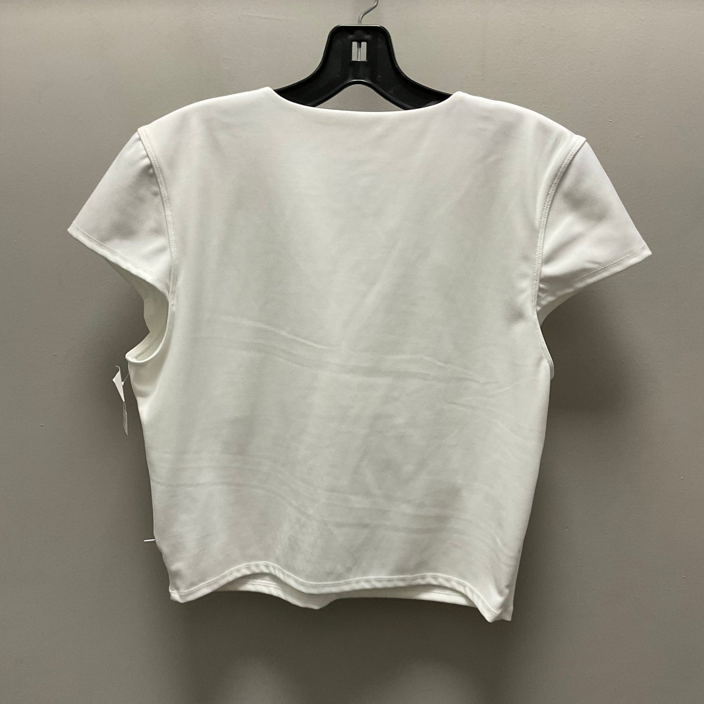 White Athletic Top Short Sleeve by Sincerely Jules Size Xl