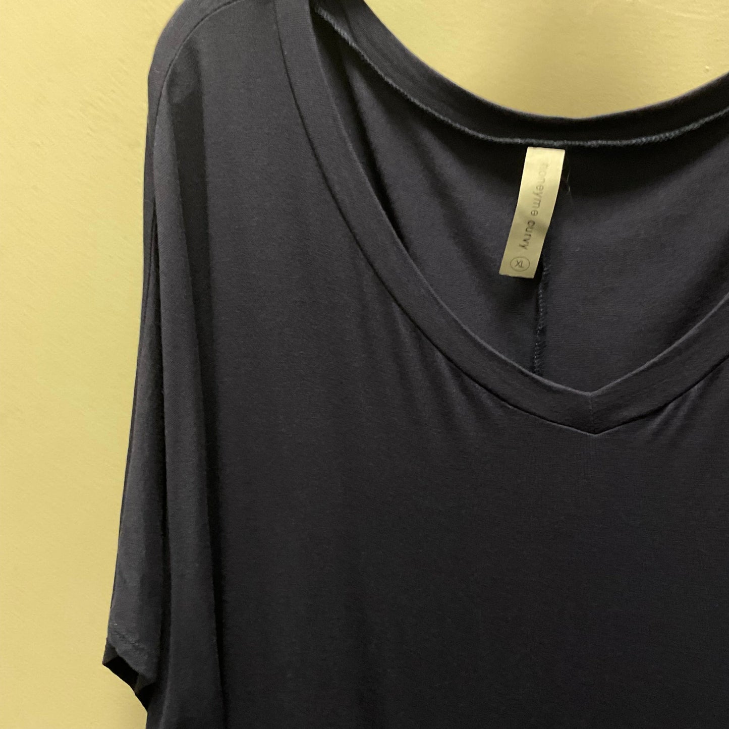 Top Short Sleeve Basic By Honeyme  Size: Xl