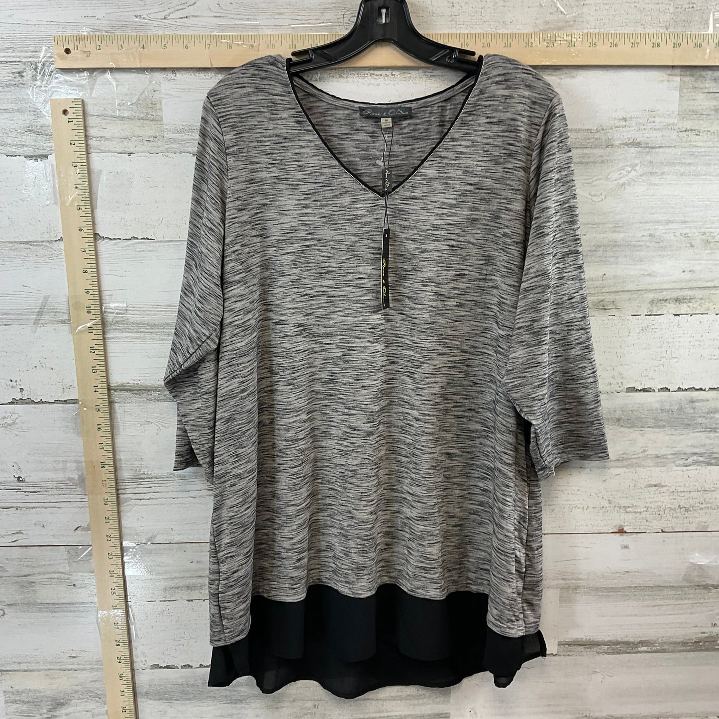 Top 3/4 Sleeve By Rose And Olive  Size: 1x