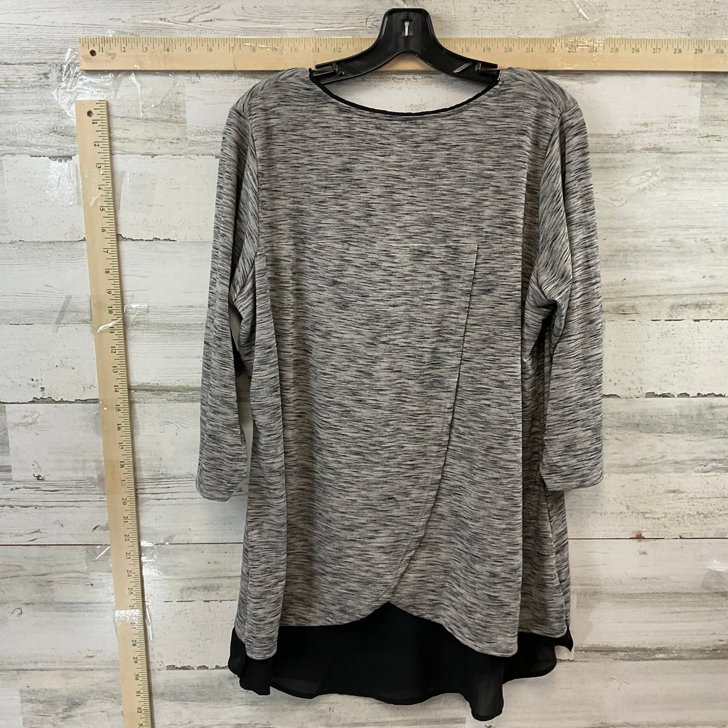 Top 3/4 Sleeve By Rose And Olive  Size: 1x