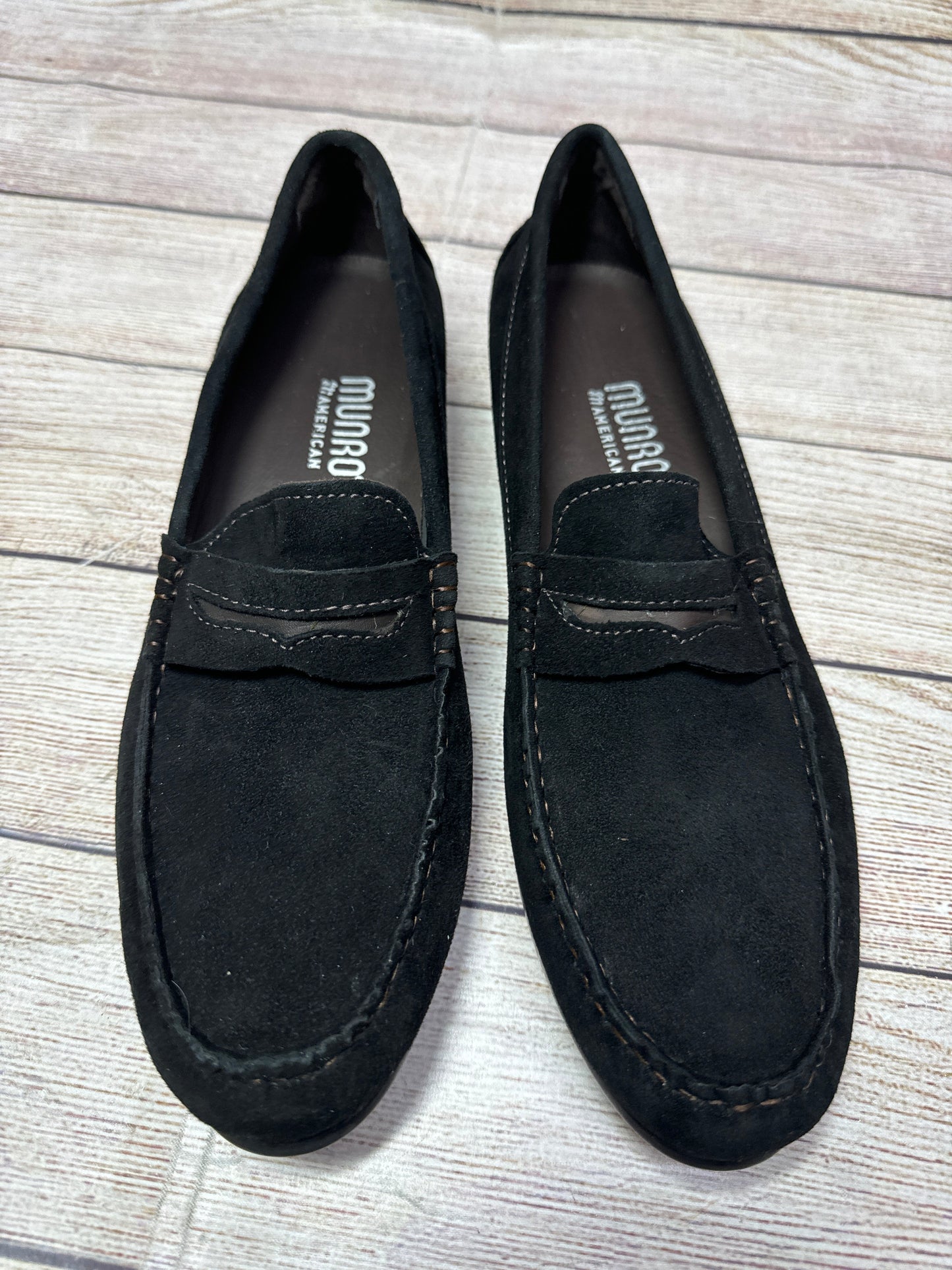 Shoes Flats By Munro In Black, Size: 9.5