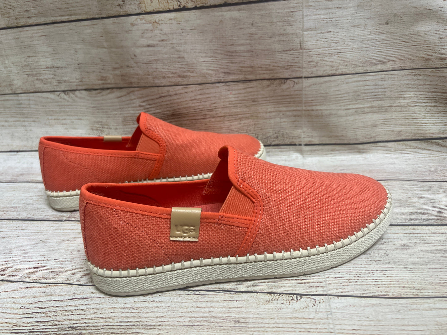 Coral Shoes Flats Ugg, Size 8