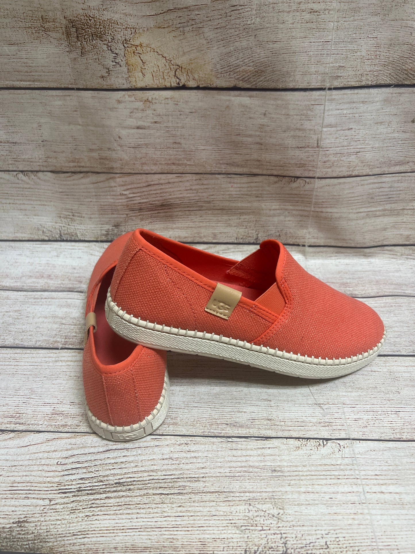 Coral Shoes Flats Ugg, Size 8