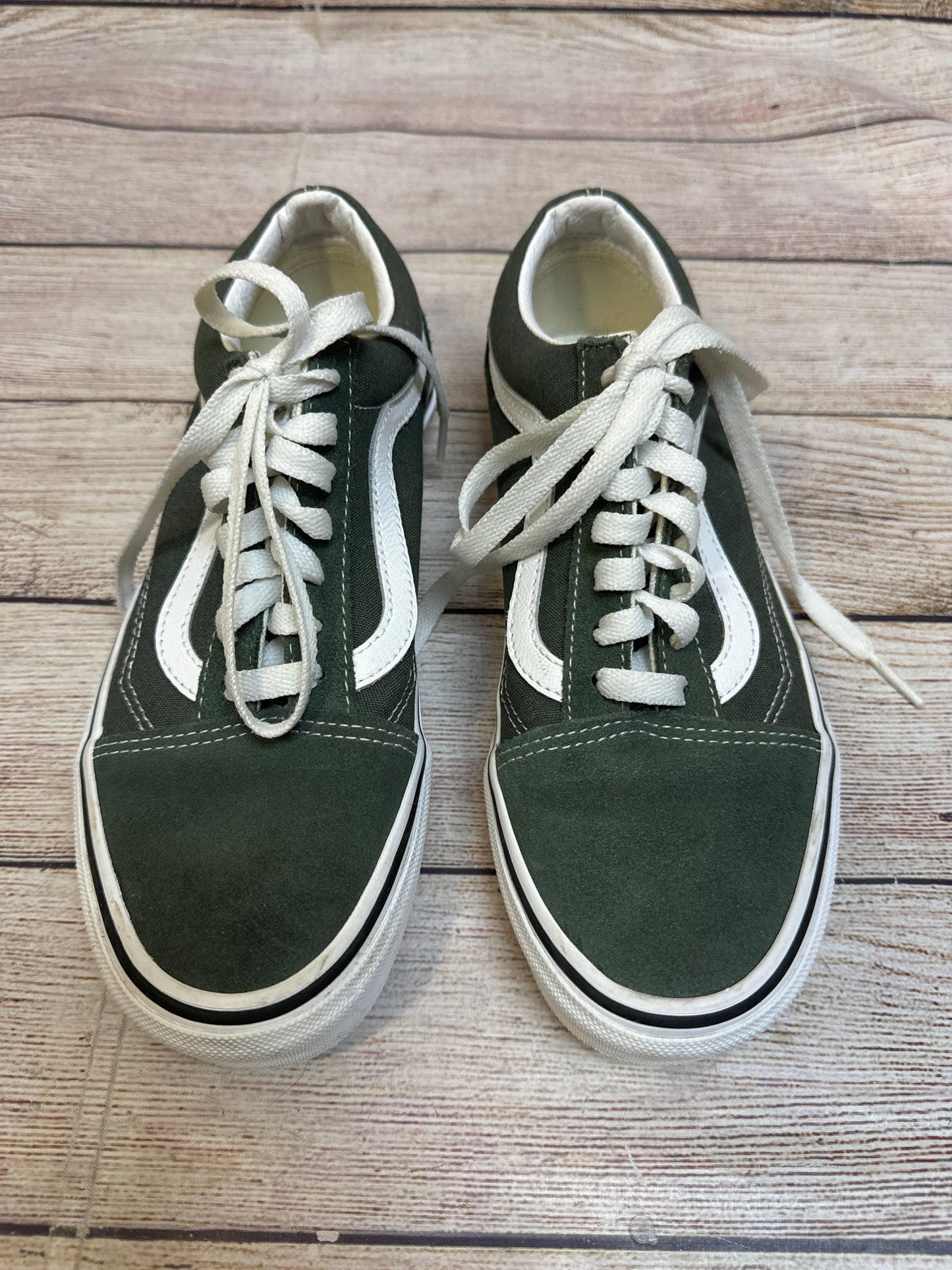 Shoes Sneakers By Vans In Green & White, Size: 6.5