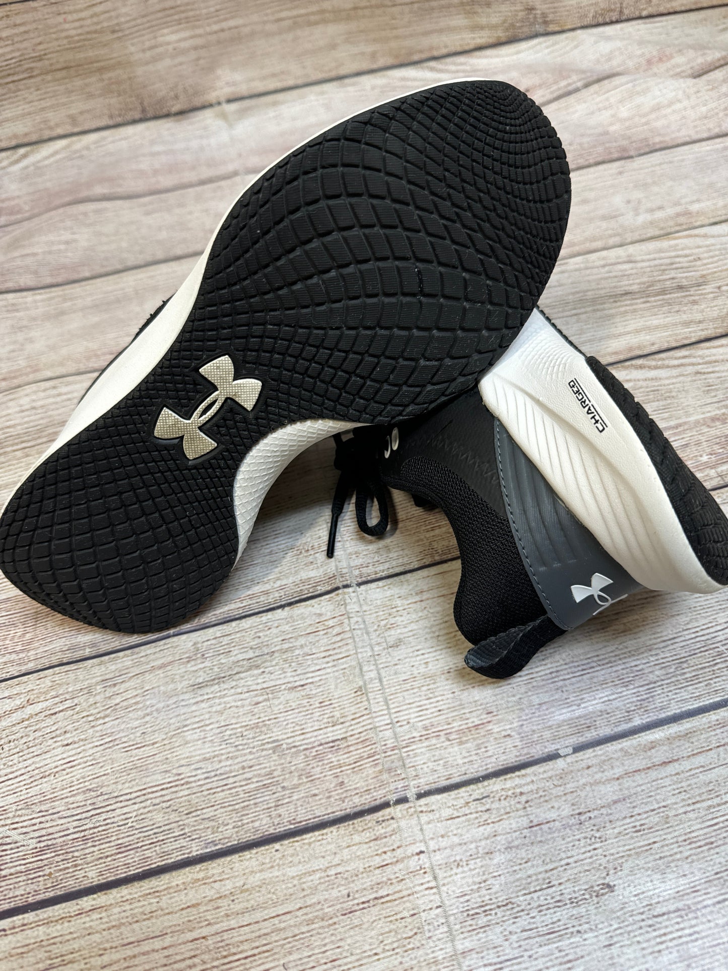 Shoes Athletic By Under Armour In Black, Size: 6.5