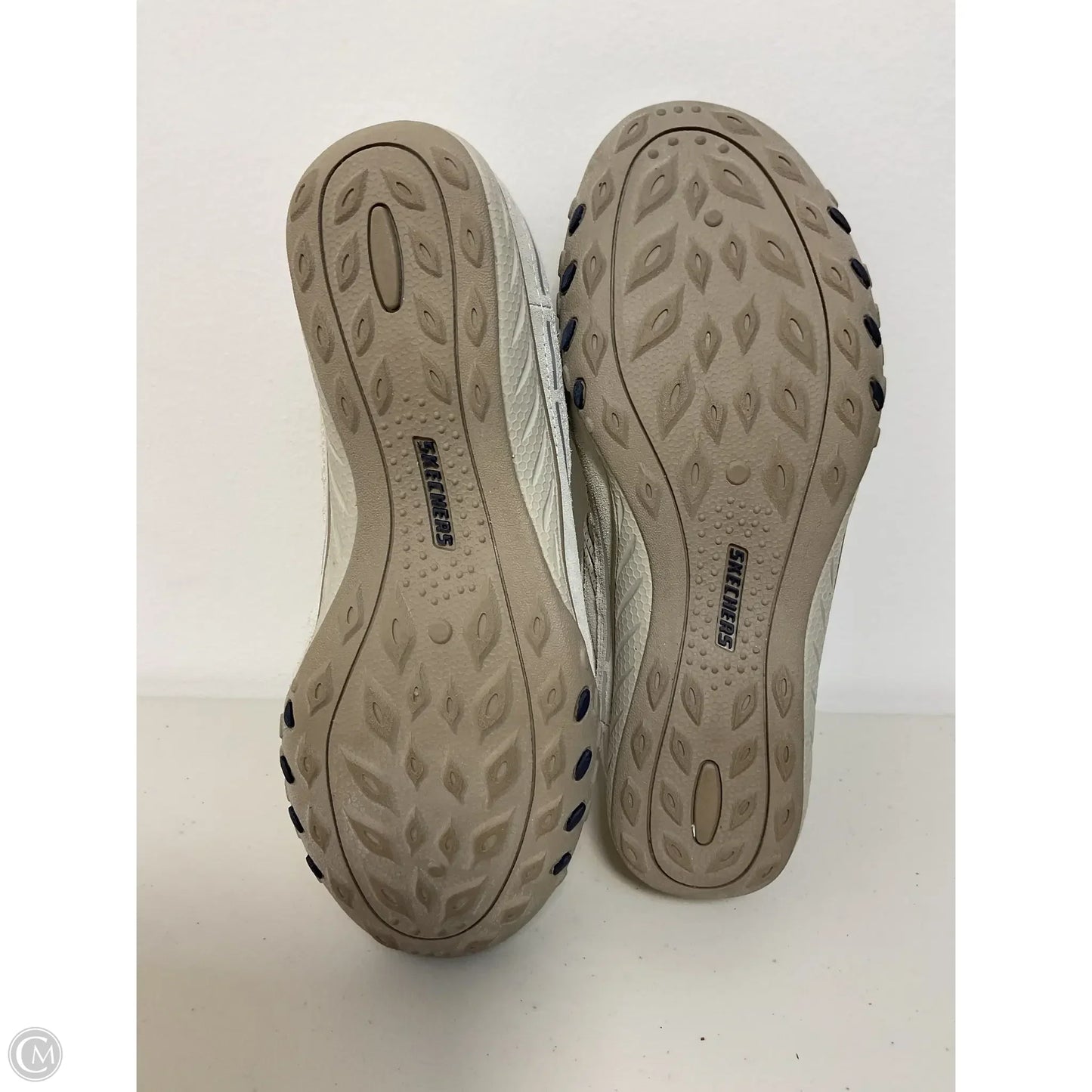 Shoes Sneakers By Skechers In Beige, Size: 8