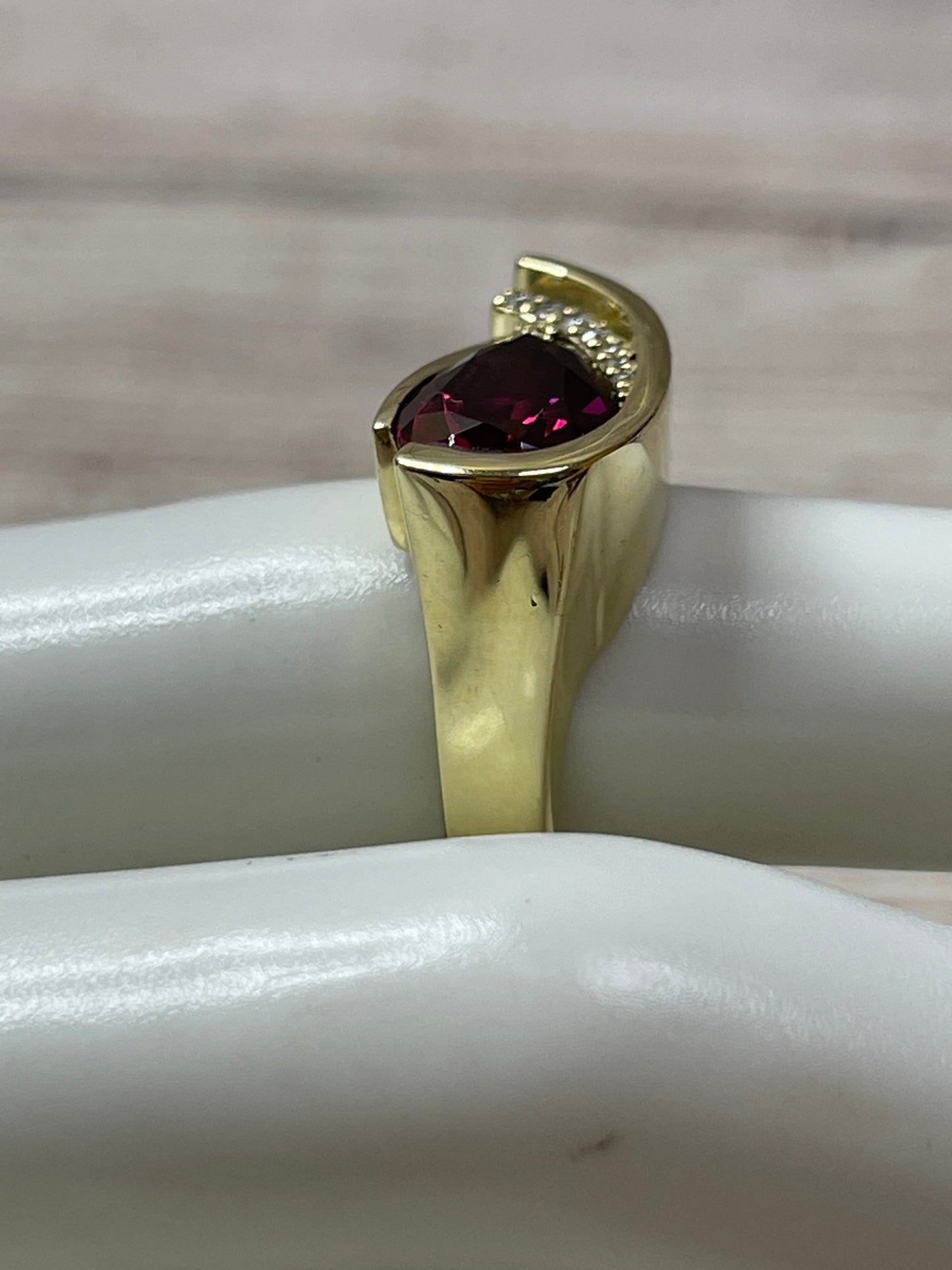Gold Ring Luxury Designer Cma, Size 5.5