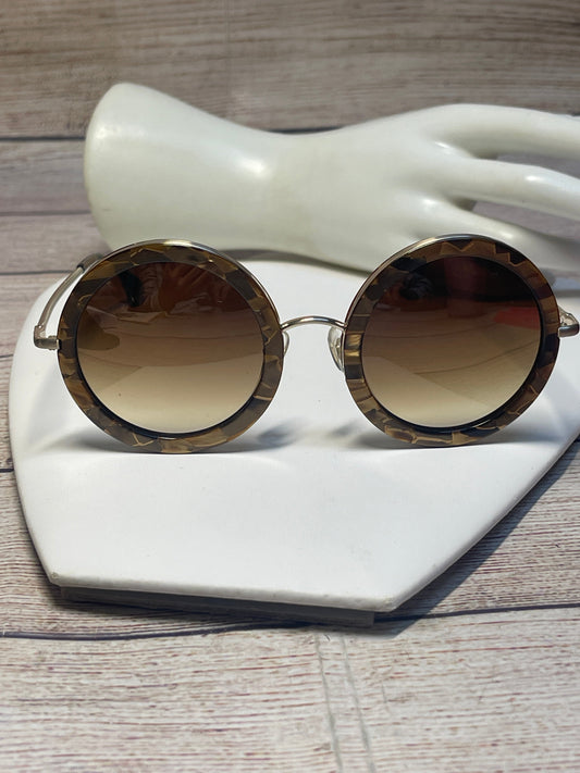 Sunglasses Designer By Cma