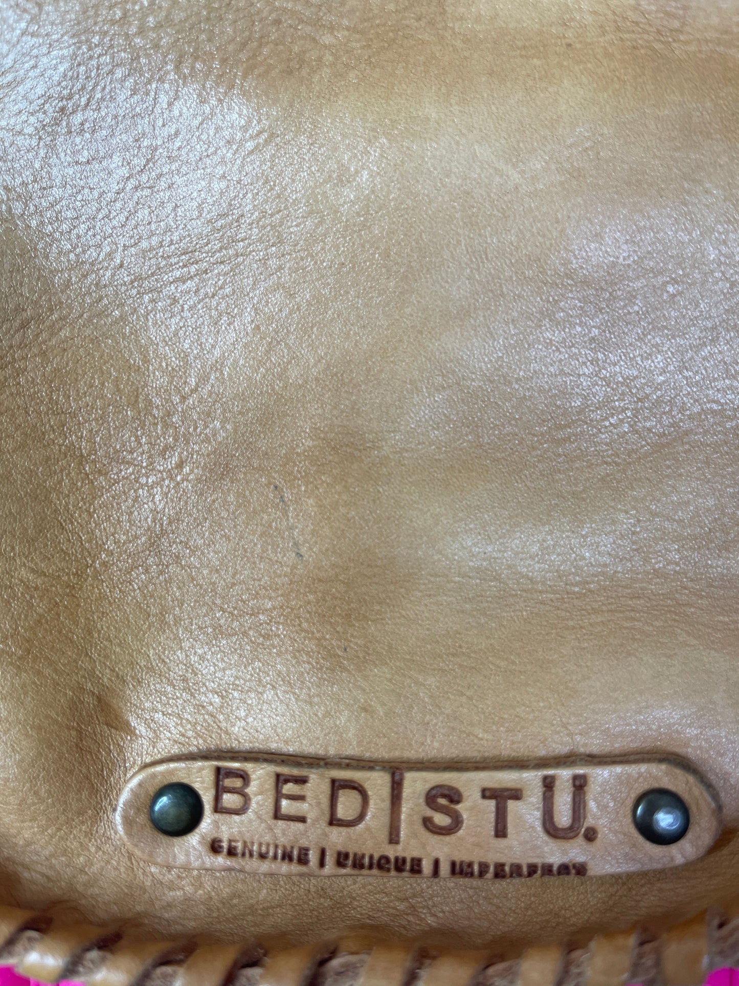 Crossbody Leather Bed Stu, Size Medium