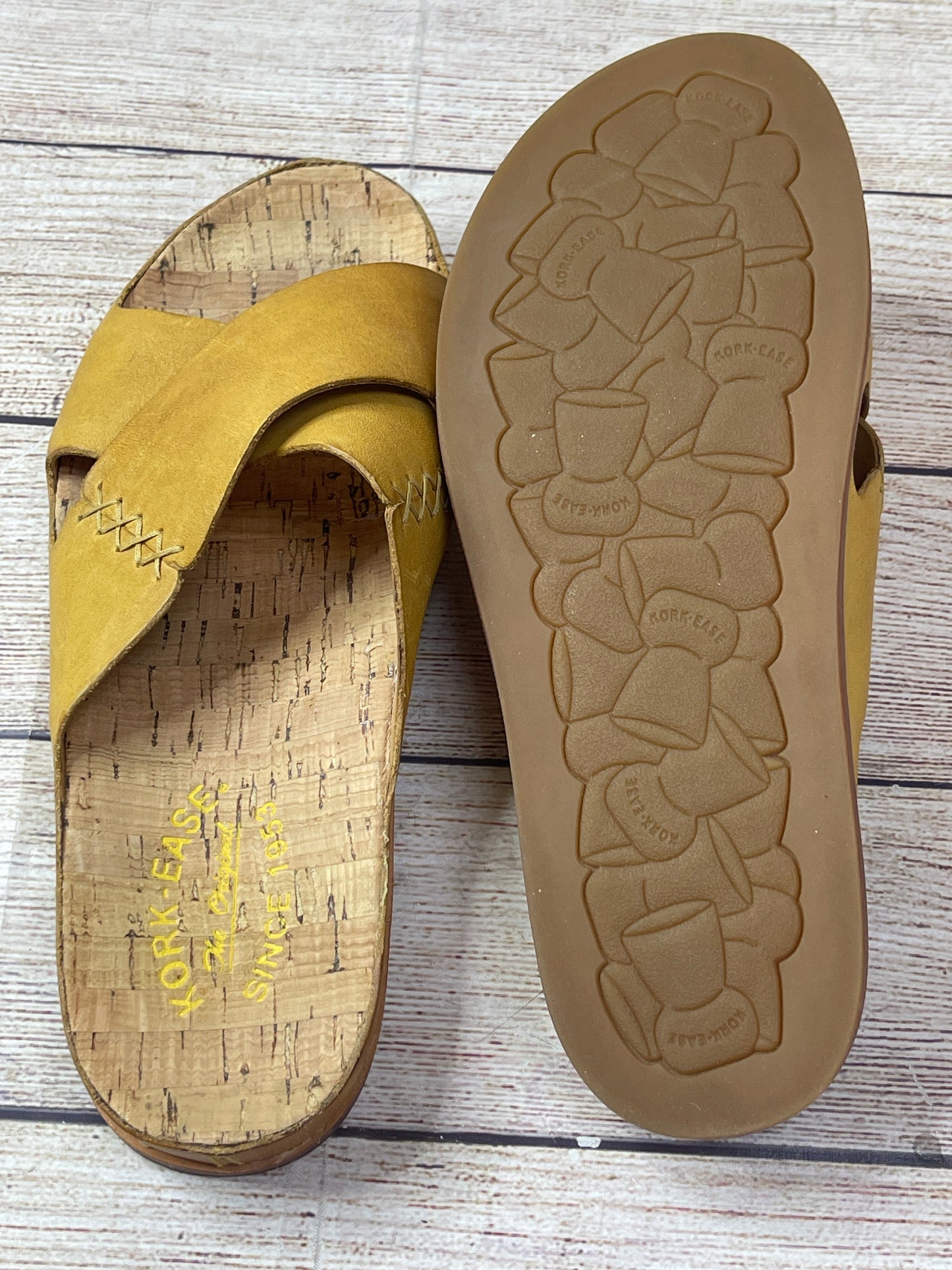 Yellow Sandals Flats Kork Ease, Size 7