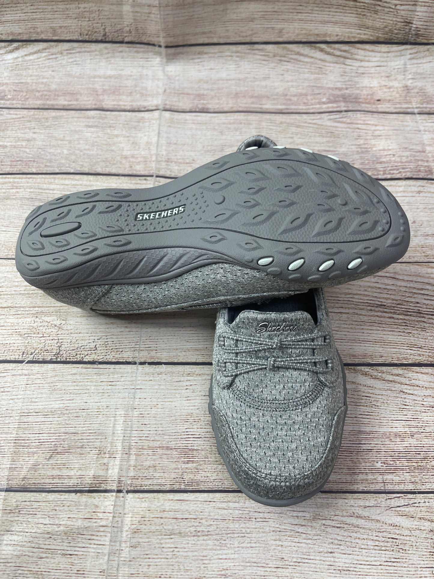 Grey Shoes Flats Skechers, Size 6.5