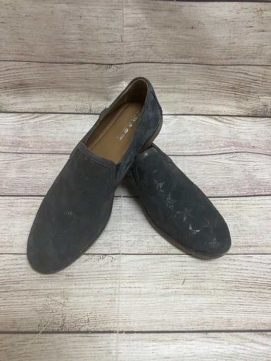 Shoes Flats By Cmc In Grey, Size: 8.5