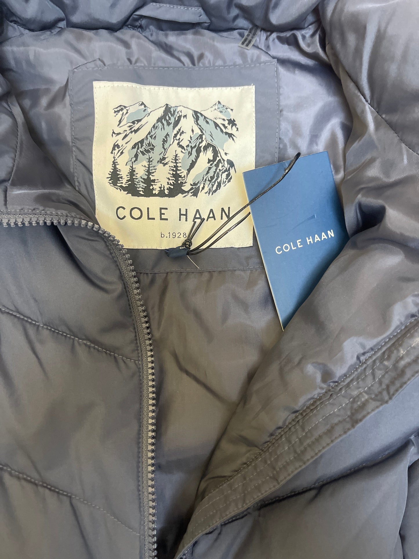 Vest Puffer & Quilted By Cole-haan In Navy, Size: L