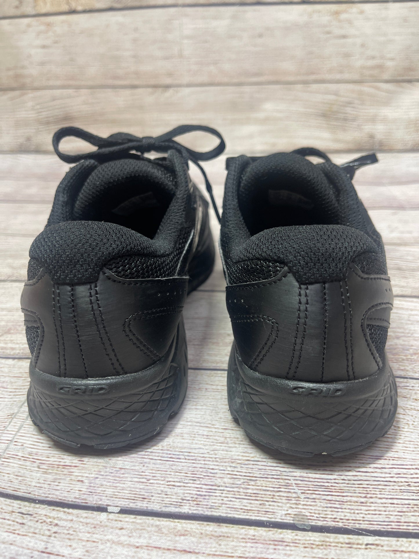 Shoes Athletic By Sacouny In Black, Size: 7.5