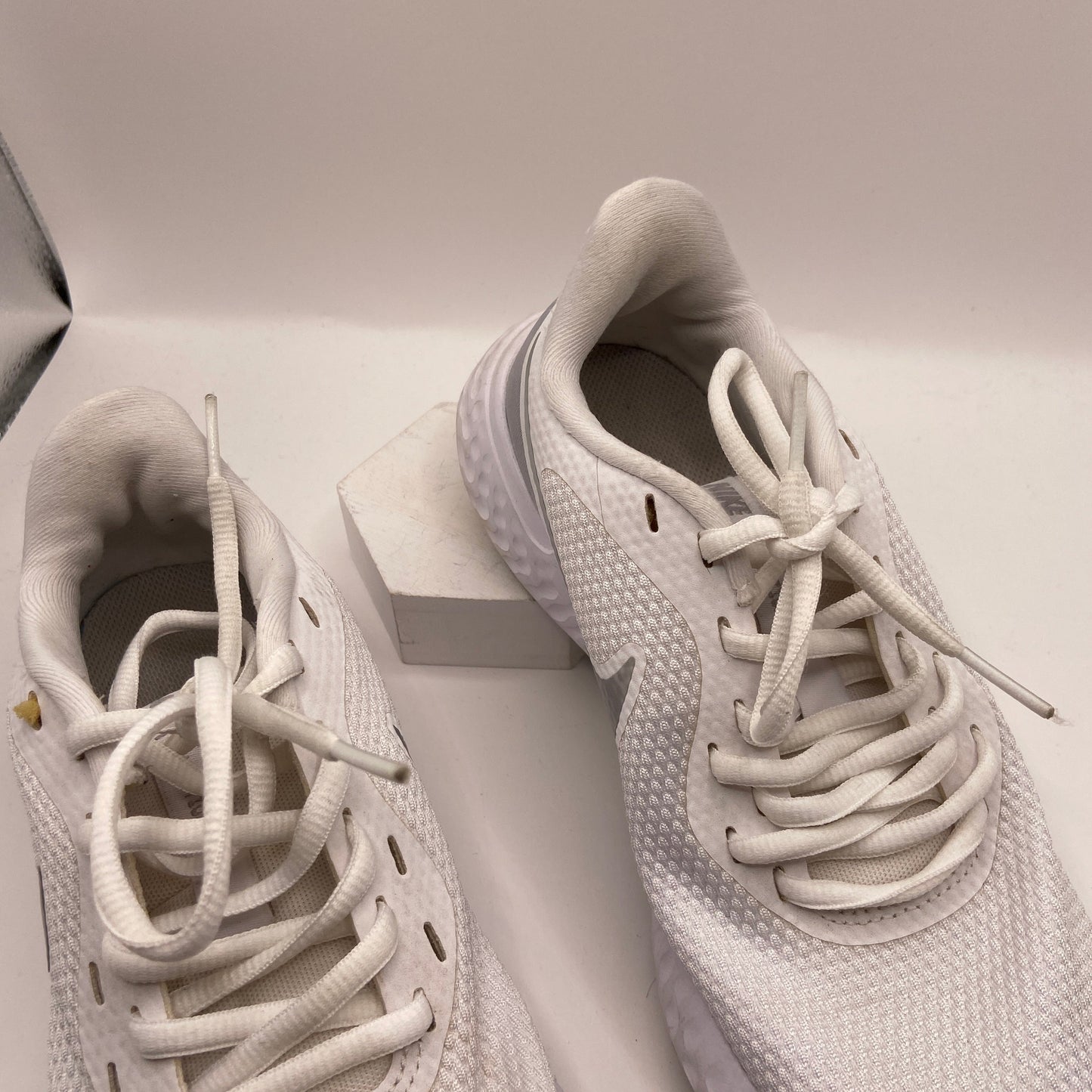 Shoes Athletic By Nike In White, Size: 6.5