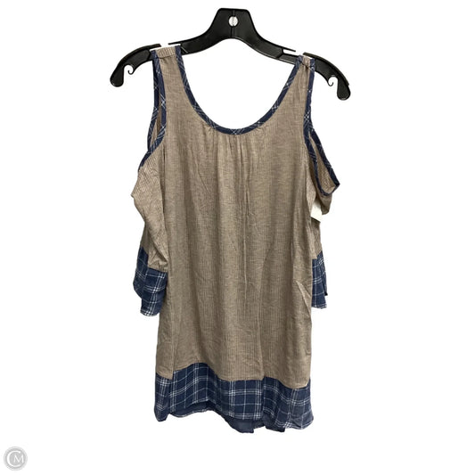 Top Short Sleeve By Hailey & Co In Plaid Pattern, Size: S