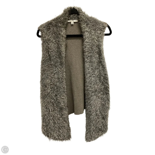 Vest Faux Fur & Sherpa By Cabi In Grey, Size: L