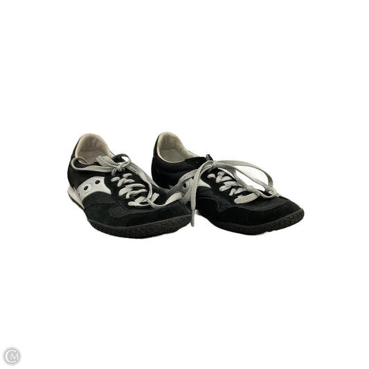 Shoes Sneakers By Saucony In Black, Size: 10