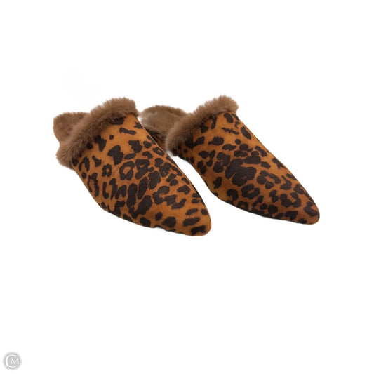Shoes Flats By Clothes Mentor In Leopard Print, Size: 6.5