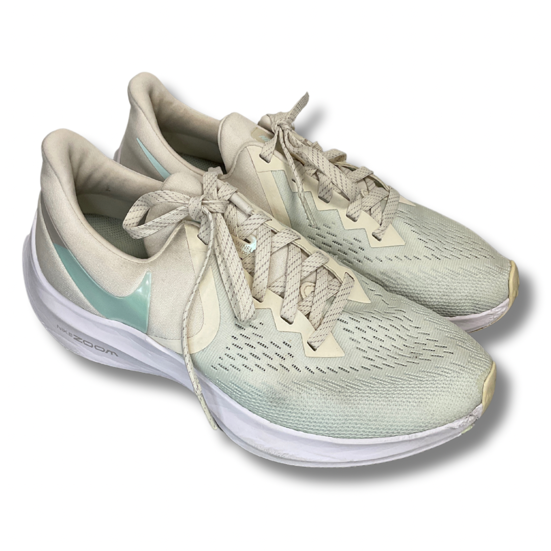 Shoes Athletic By Nike In Cream, Size: 8.5