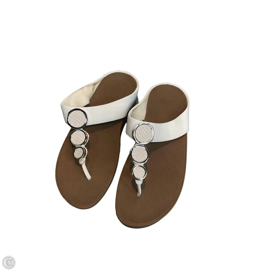 Sandals Flip Flops By Fitflop In White, Size: 9