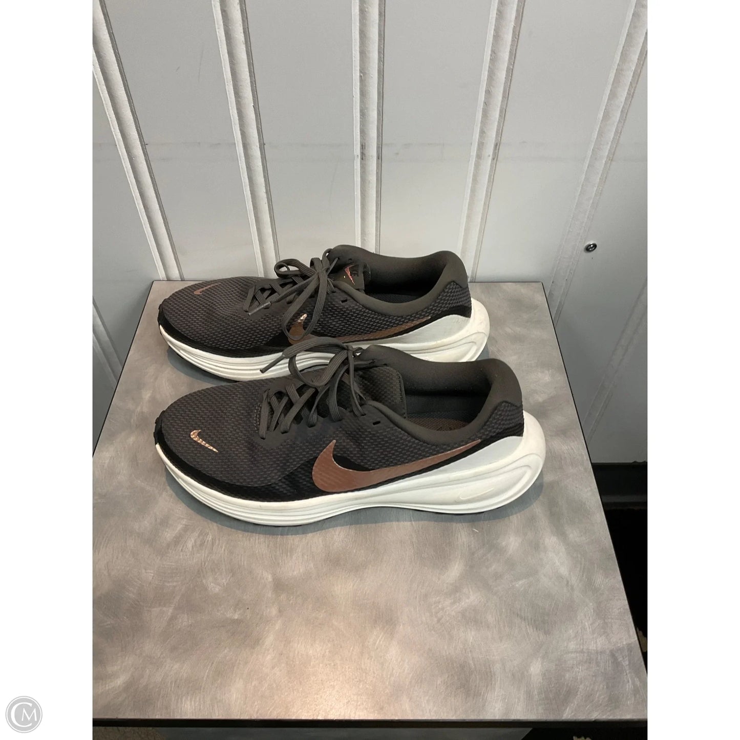 Shoes Athletic By Nike In Grey, Size: 9.5