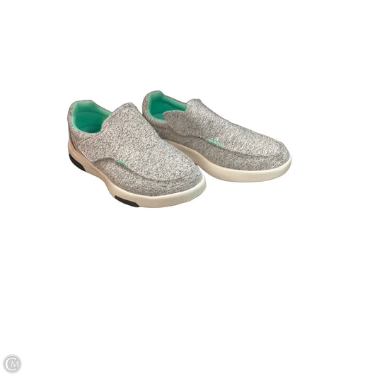 Shoes Sneakers By Clothes Mentor In Grey, Size: 8.5