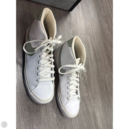 Shoes Sneakers By Nike In Green & White, Size: 10