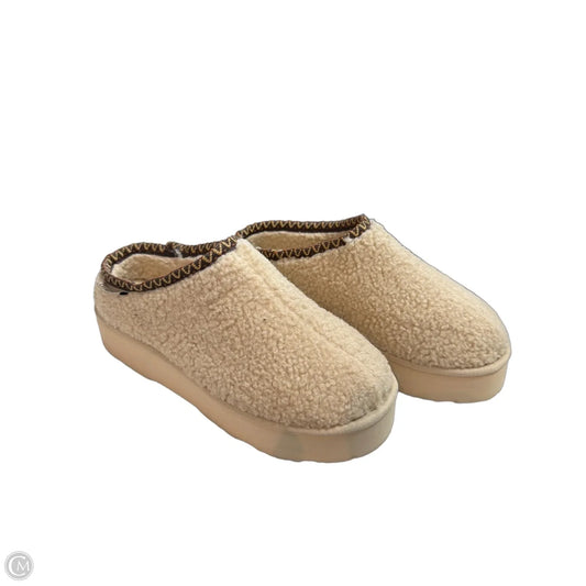 Slippers By Bearpaw In Tan, Size: 8