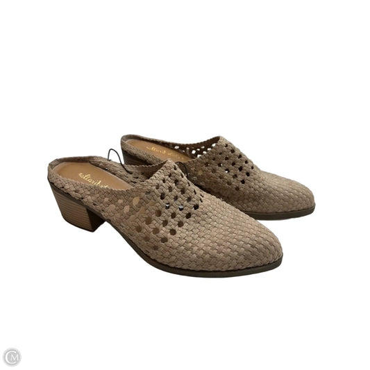 Shoes Heels Block By Altard State In Taupe, Size: 9