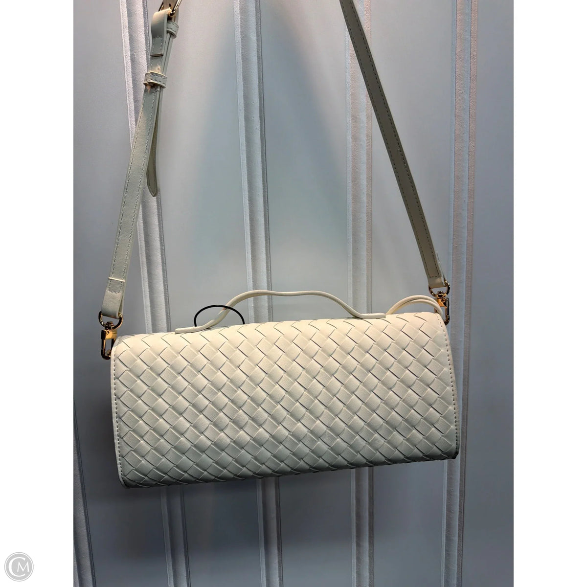 Crossbody By Clothes Mentor, Size: Medium