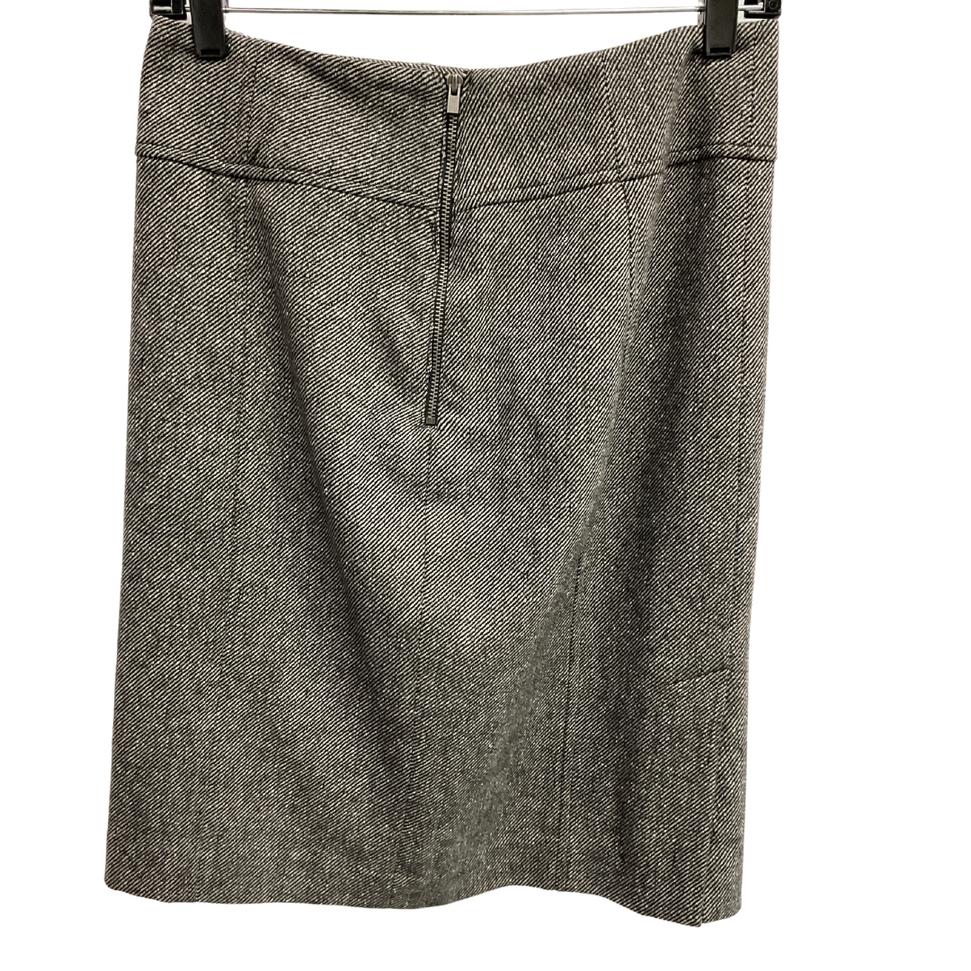 Skirt Mini & Short By Banana Republic In Grey, Size: 4