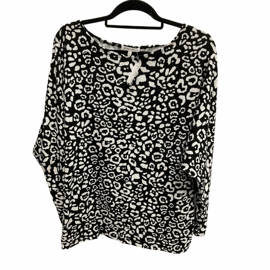 Sweater By Clothes Mentor In Black & White, Size: L