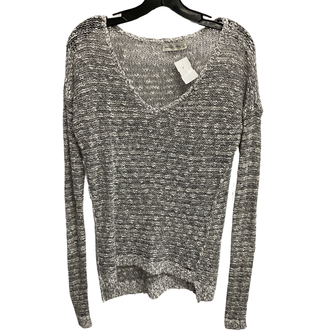 Sweater By Abercrombie And Fitch In Grey, Size: L