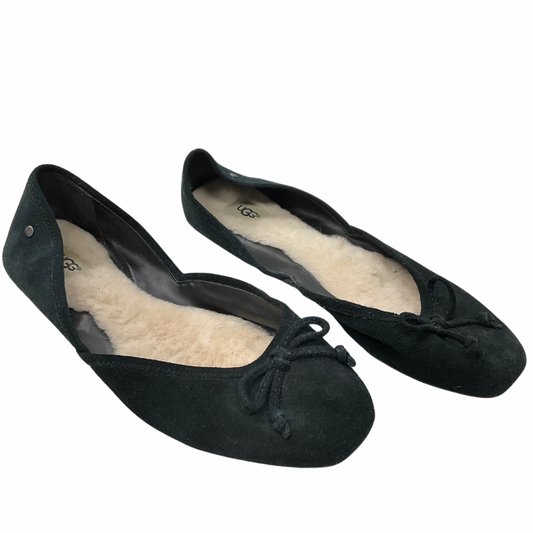 Shoes Flats By Ugg In Black, Size: 10