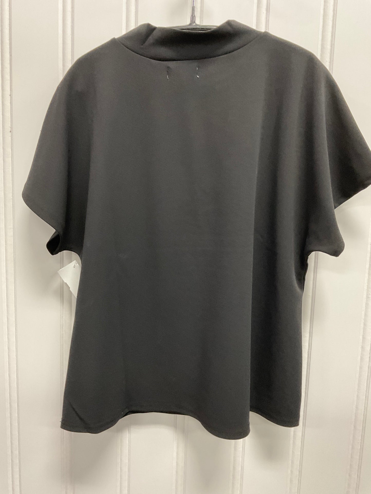 Top Short Sleeve By Clothes Mentor In Black, Size: L