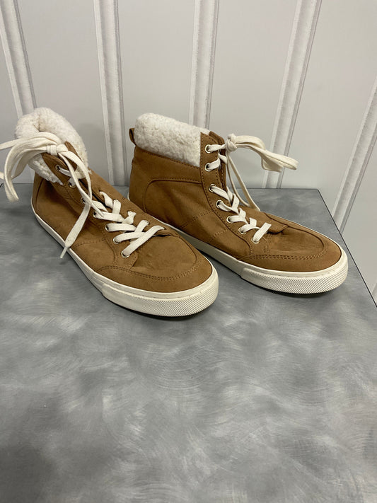 Shoes Sneakers By Old Navy In Tan, Size: 6