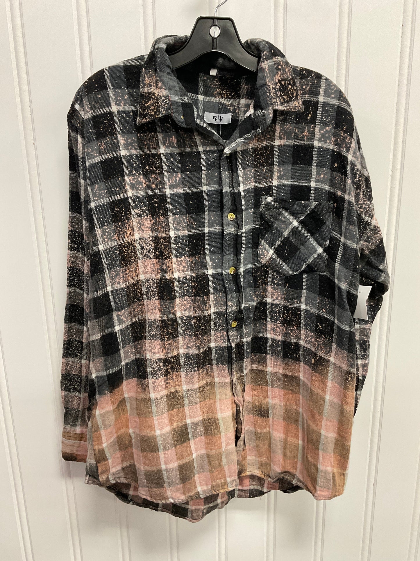 Top Long Sleeve By Clothes Mentor In Plaid Pattern, Size: L