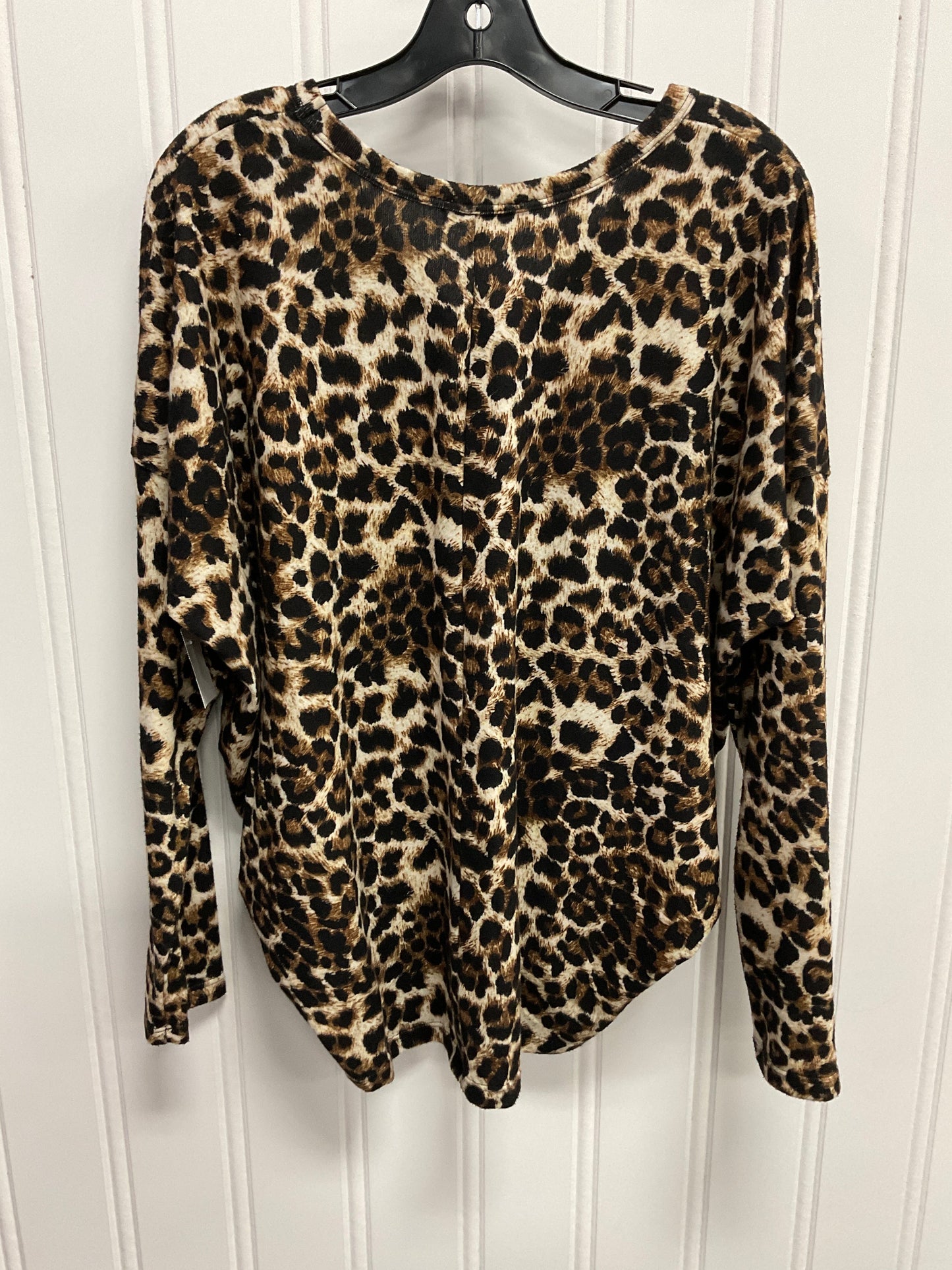 Top Long Sleeve By White Birch In Leopard Print, Size: L