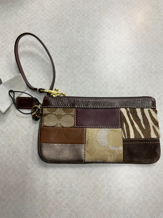 Wristlet Designer By Coach, Size: Medium