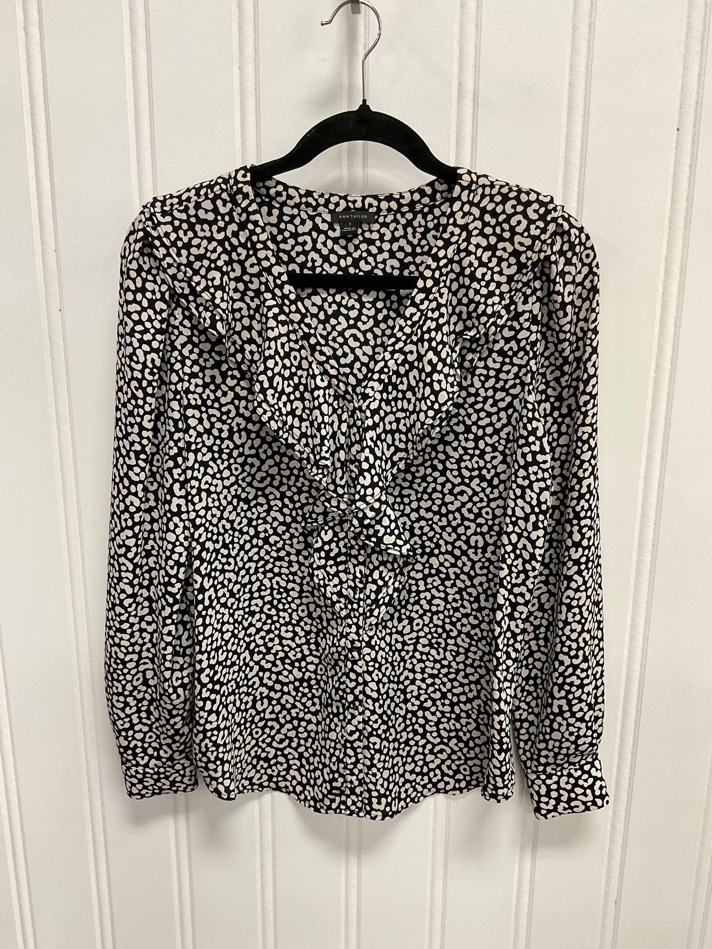 Top Long Sleeve By Ann Taylor In Black & Cream, Size: S