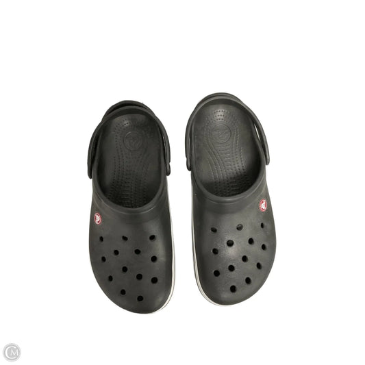 Shoes Flats By Crocs In Black & White, Size: 11