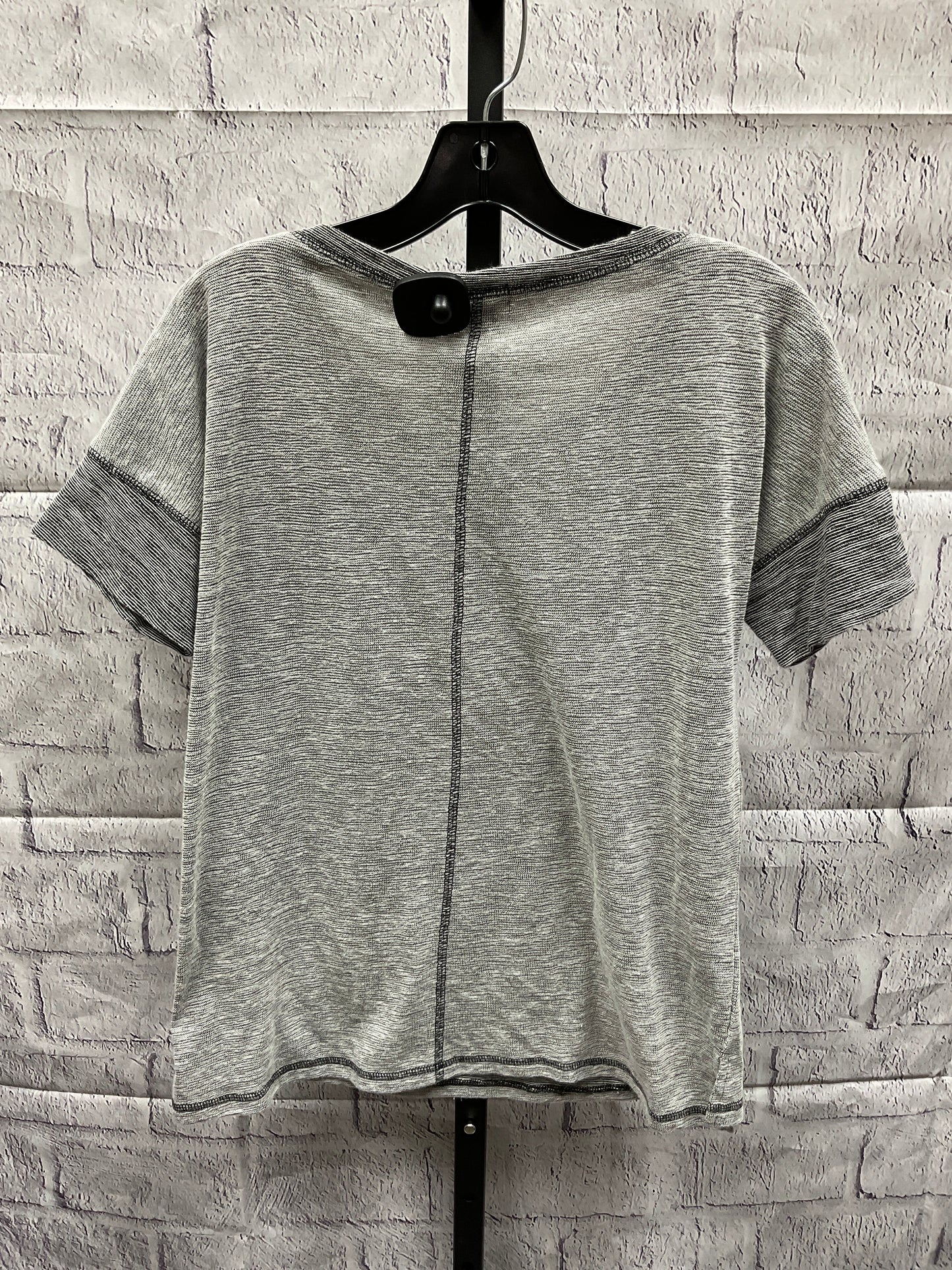 Top Short Sleeve By Old Navy  Size: Petite   S