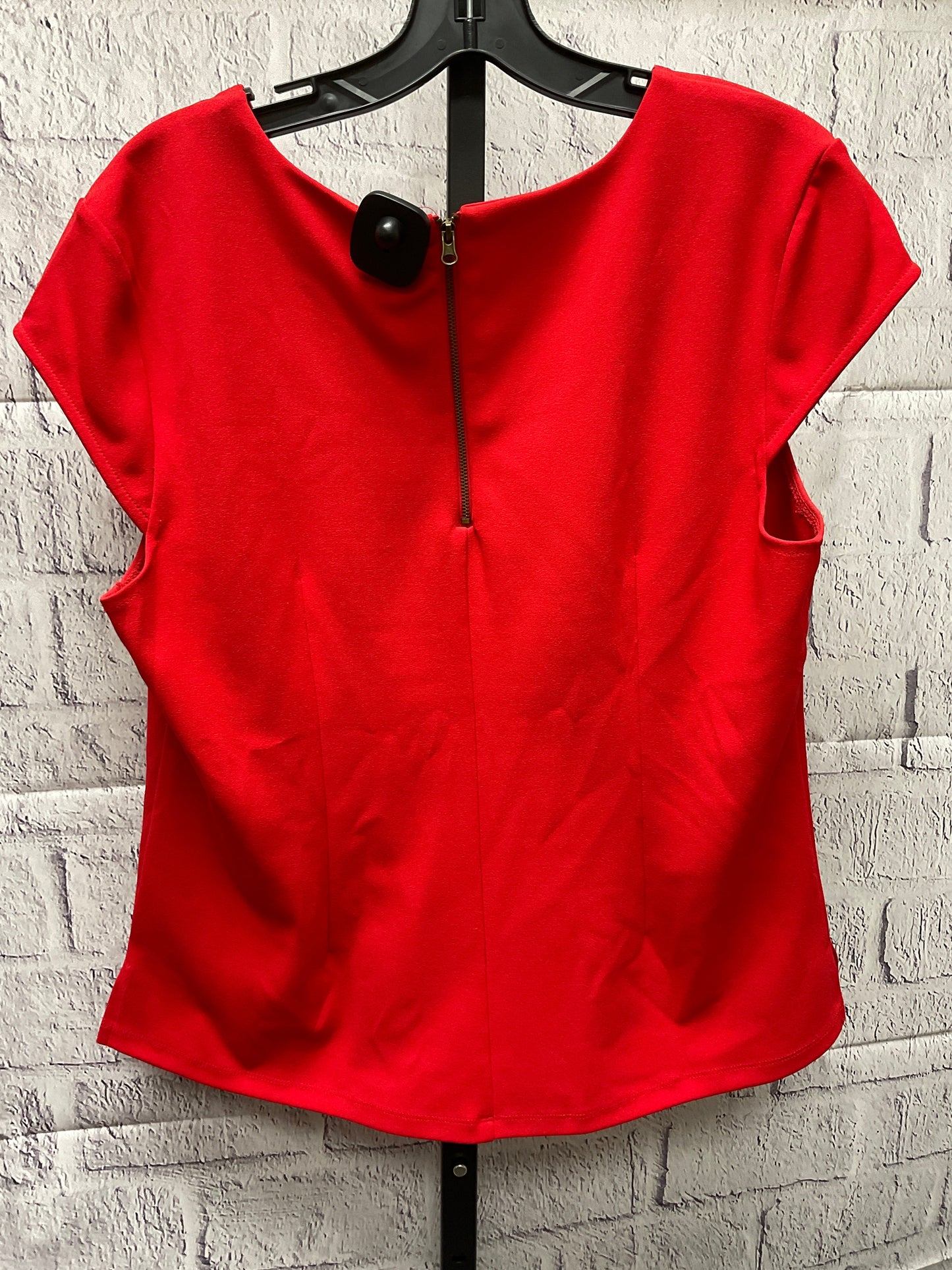 Top Sleeveless By Dressbarn  Size: L