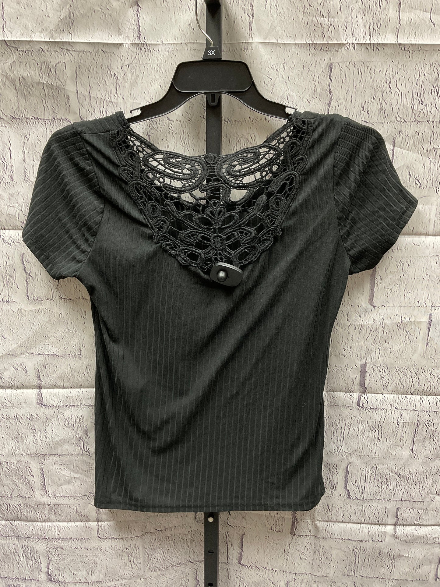 Top Short Sleeve By Bobbie Brooks  Size: M