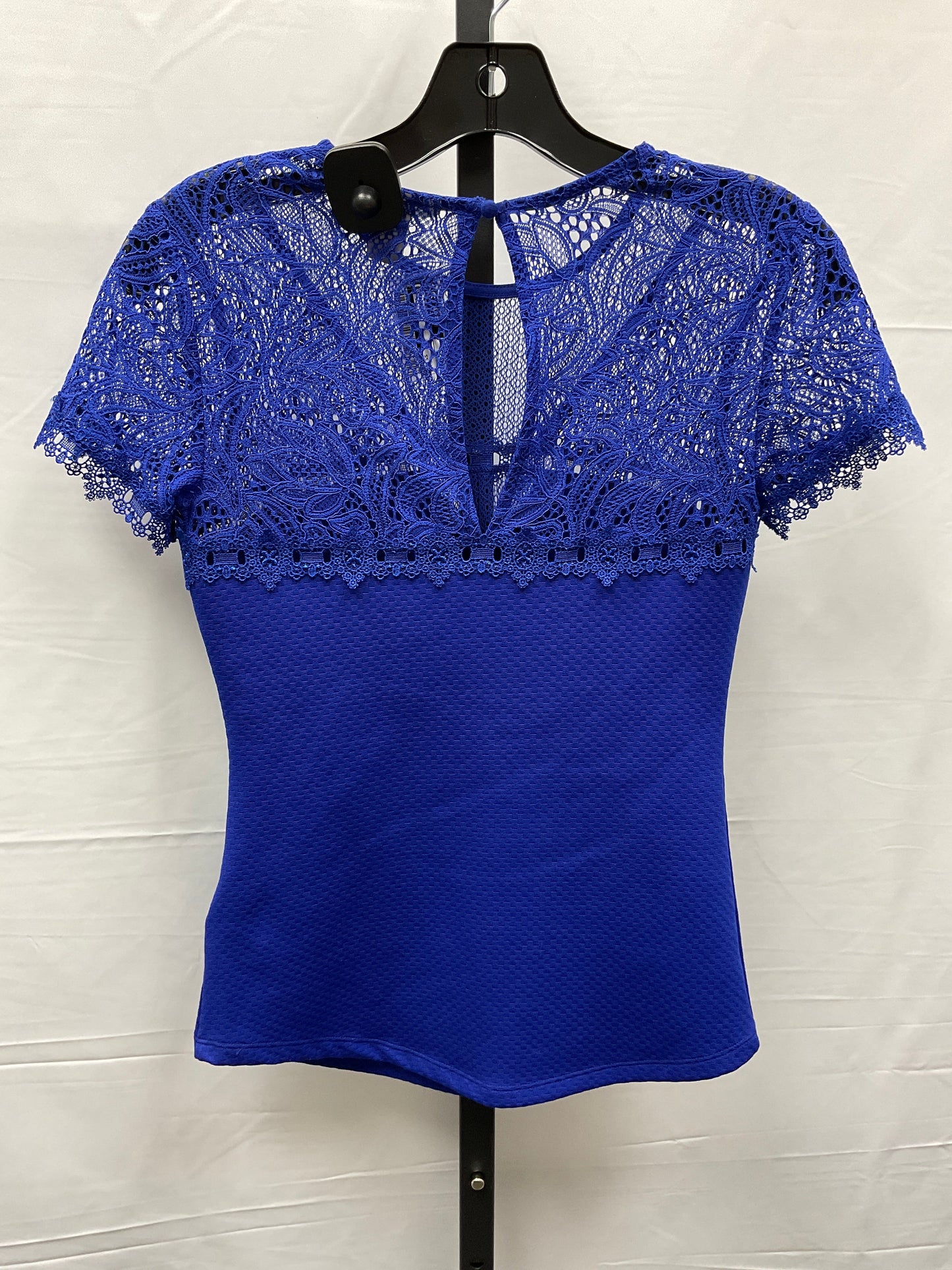 Top Short Sleeve By H&m  Size: Xs