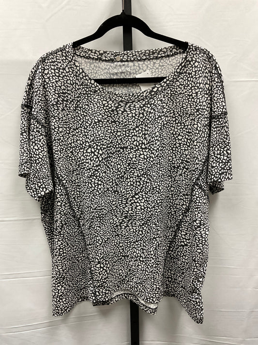Top Short Sleeve Basic By Lou And Grey  Size: L