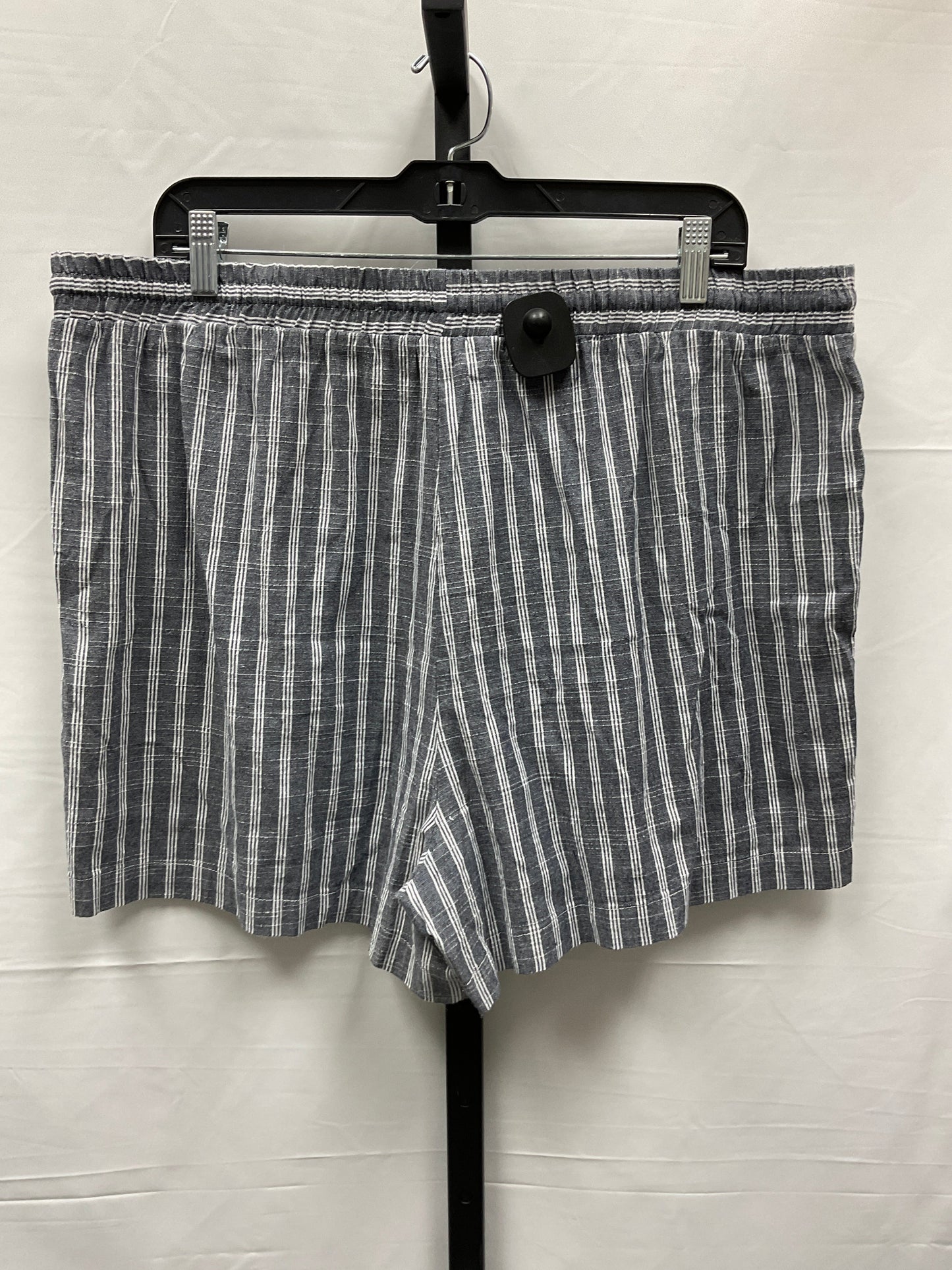 Shorts By Suzanne Betro  Size: 4x